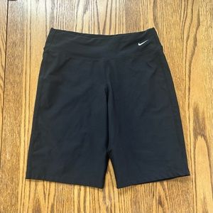 SOLD Women’s Nike Dry Fit biker shorts